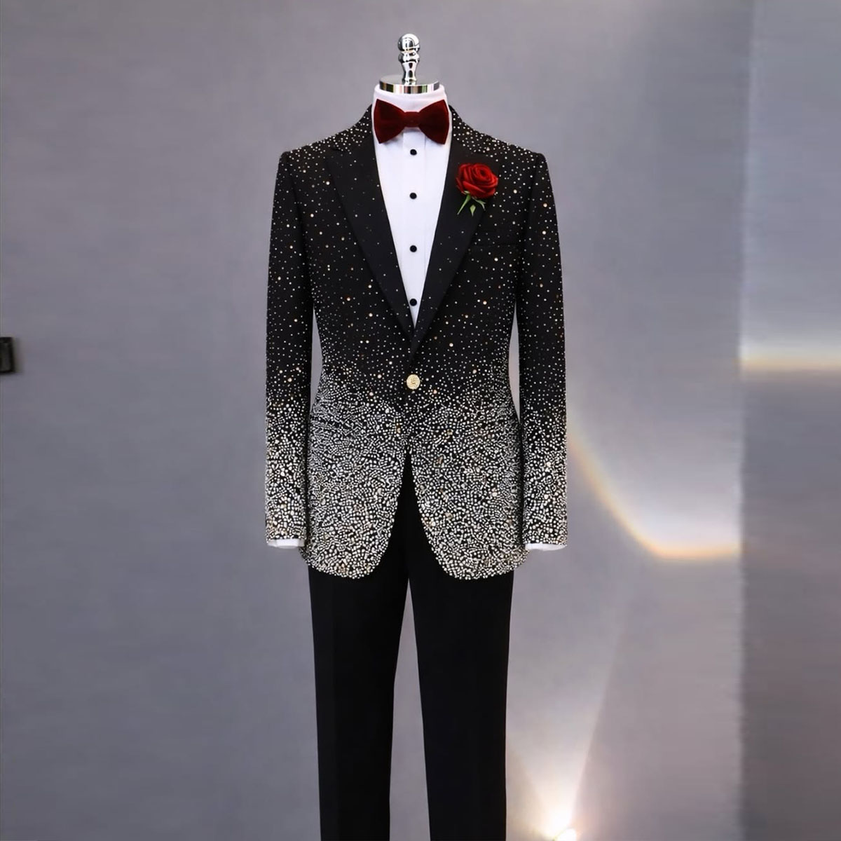Men'S Formal Wear For A Wedding - Elegante Traje de Hombre con Pedrería
